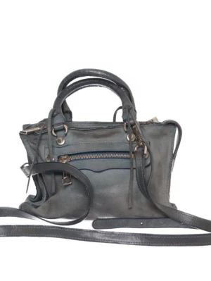 läderhandväska Rebecca minkoff - Snygg mörkgrå/ blå handväska i äkta läder med både handtag och justerbar axelrem. Från Rebecca minkoff