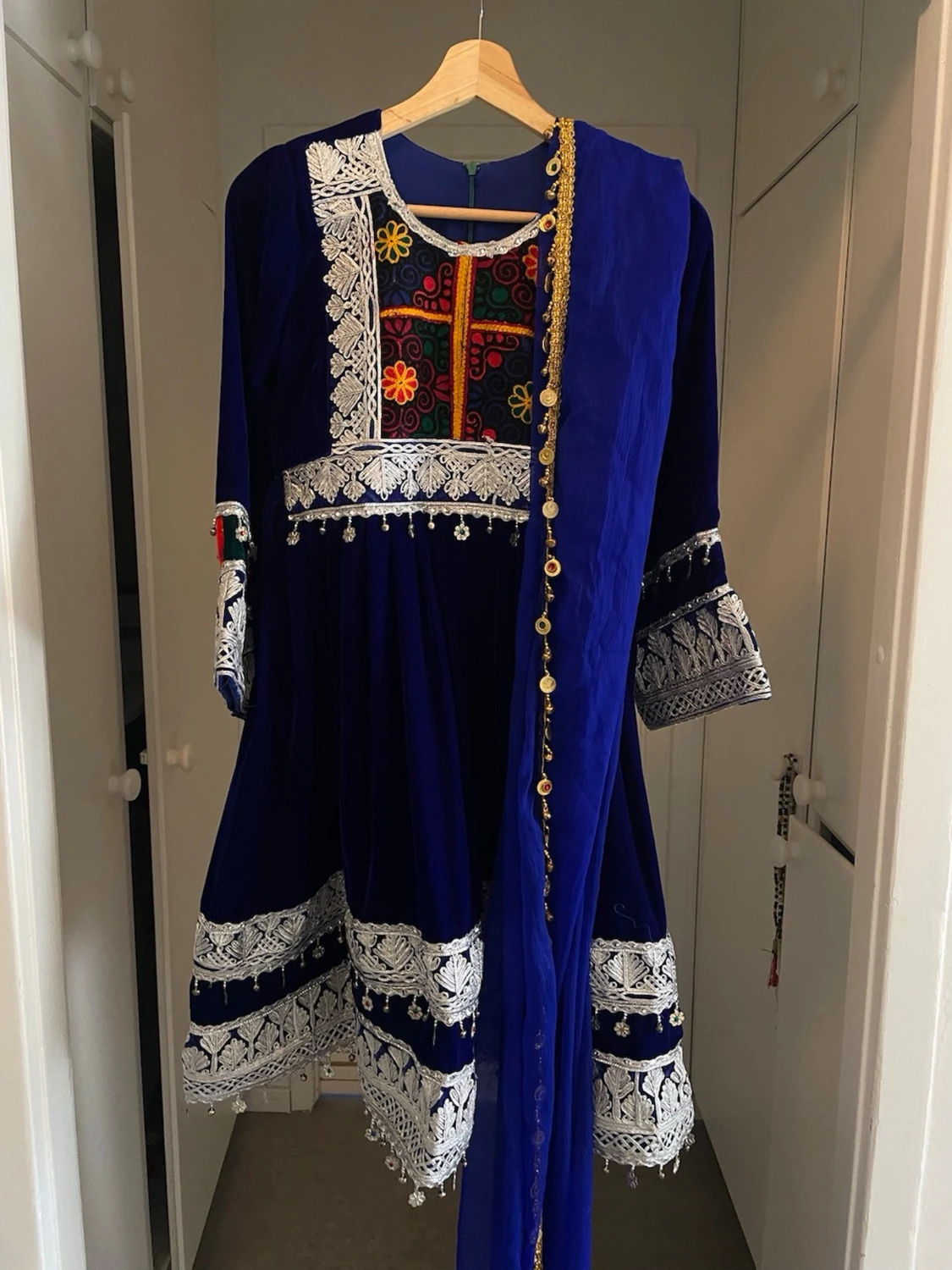  långklänningar så finna och fest klänning  - 6