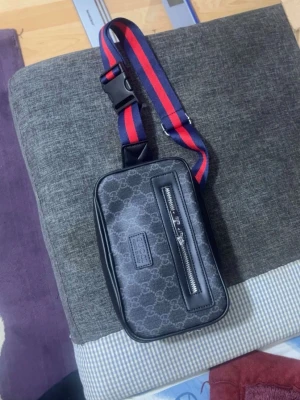 Väska - Helt ny. Inte använd.