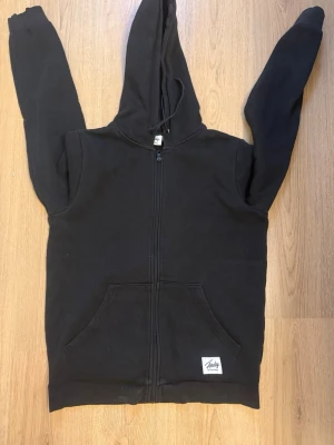 Andy zip up hoodie - Bra skick inga märken eller hål