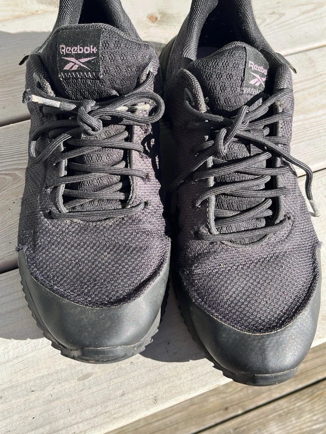 Svarta Reebok Gore-Tex sneakers stl 38,5 - 1