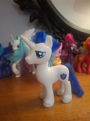 Shining Armour My Little Pony G4.5 - Fin kondition med lätt torrt hår.