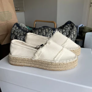 Espadrillos - Helt nya oanvända espadrillos med prislappen kvar.