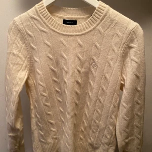GANT stickad tröja - Använt ett par gånger  Ord pris 1200kr