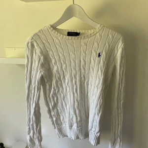 Ralph lauren tröja  - Ralph lauren tröja i superfint skick!! ✨🥰 priset kan diskuteras! Köpare står för frakt✨