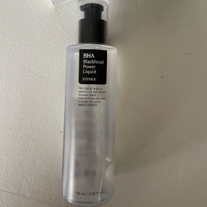 cosrx bha blackhead power liquid - Säljer detta serumet/tonern som är perfekt mot finnar. Den är från märket cosrx. Se bild 2 hur mycket som är kvar, (över hälften) 