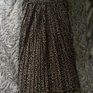 Leopard mönstrad kjol - Leopard kjol från lager i fräscht skick 🐆❤️