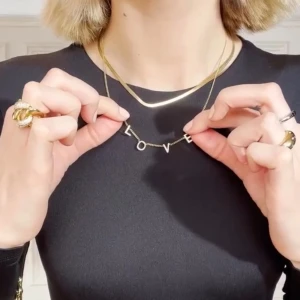 Edblad halsband  - Köpte för ca tre månader sedan men ångrade mig och vill ha i silver istället köpte för 449kr! Kontakta mig vid intresse❣️