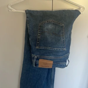 Jack and Jones jeans - Jack and Jones jeans Slimstraigth/Tim W31/L34 Cond 8/10✅ Skriv ifall ni undrar något📩