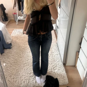 Lågmidjade jeans  - Super snygga lågmidjade jeans från lee, strl S💓  Inga defekter och väldigt bra skick 