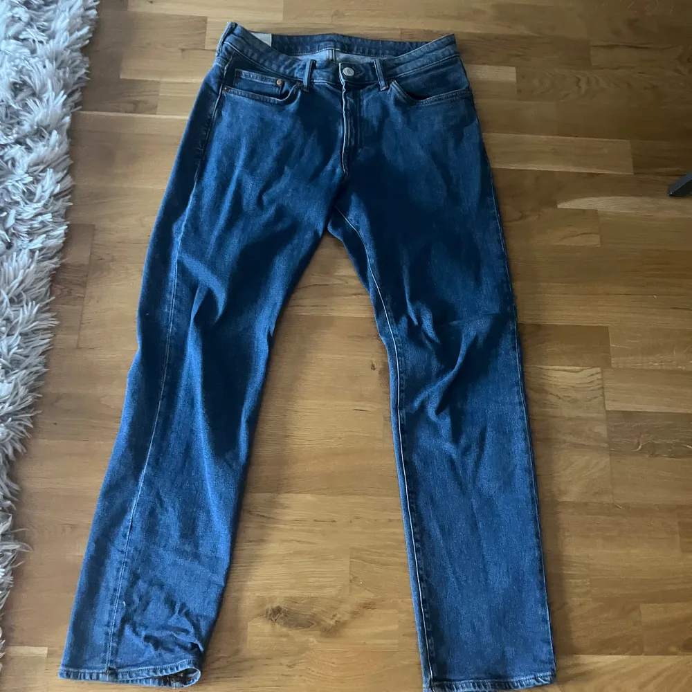 Jeans i bra skick, knappt använda, regular fit. Skriv vid intresse . Jeans & Byxor.