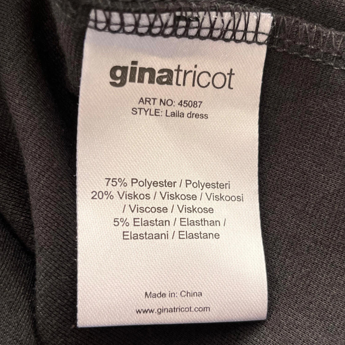 Fin festklänning från Gina Tricot  - 92