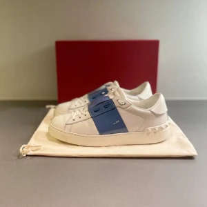 Valentino opens  - Nästan nya använda nån gång skick 9-10 Sicka ett dom inan köp!