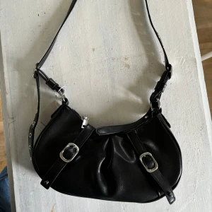 Väska - Svart, oanvänd väska med prislappen kvar 🖤