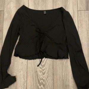 Långärmad  - De är en långärmad tröja 