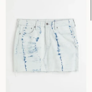 Jeanskjol - Säljer denna så fina kjol från hm eftersom den är för stor på mig. Skulle även kunna byta mot en i xxs/xs!!