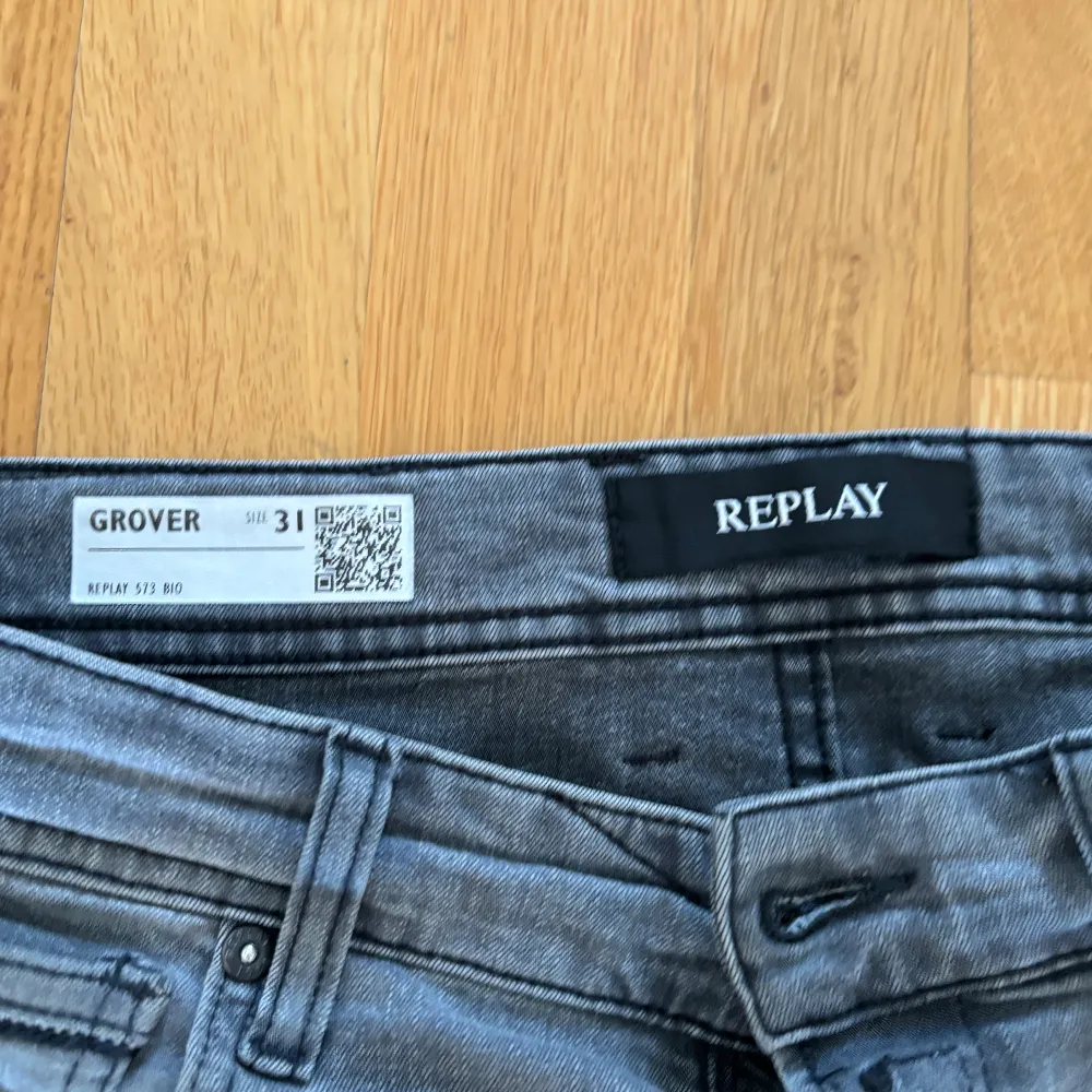 Hej! Jag säljer mina Replay 573 Jeans i storlek 31!  Bra skick och inte särskilt använda! Priset kan diskuteras. Jeans & Byxor.