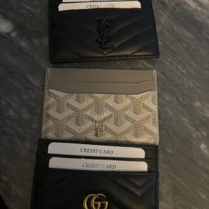 Korthållare - Jätte fin korthållare. Aldrig använda. Inte äkta 200/st eller 2 för 340. 3 för 460. 