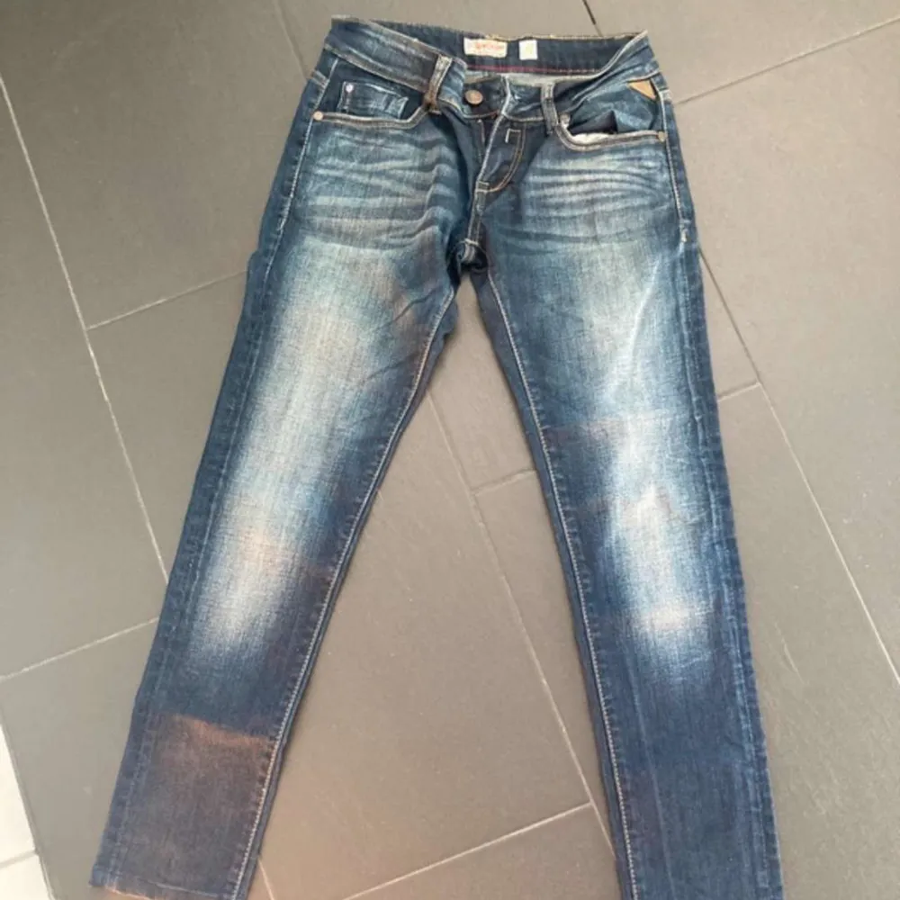 Säljer replay jeans billigt. Jeans & Byxor.