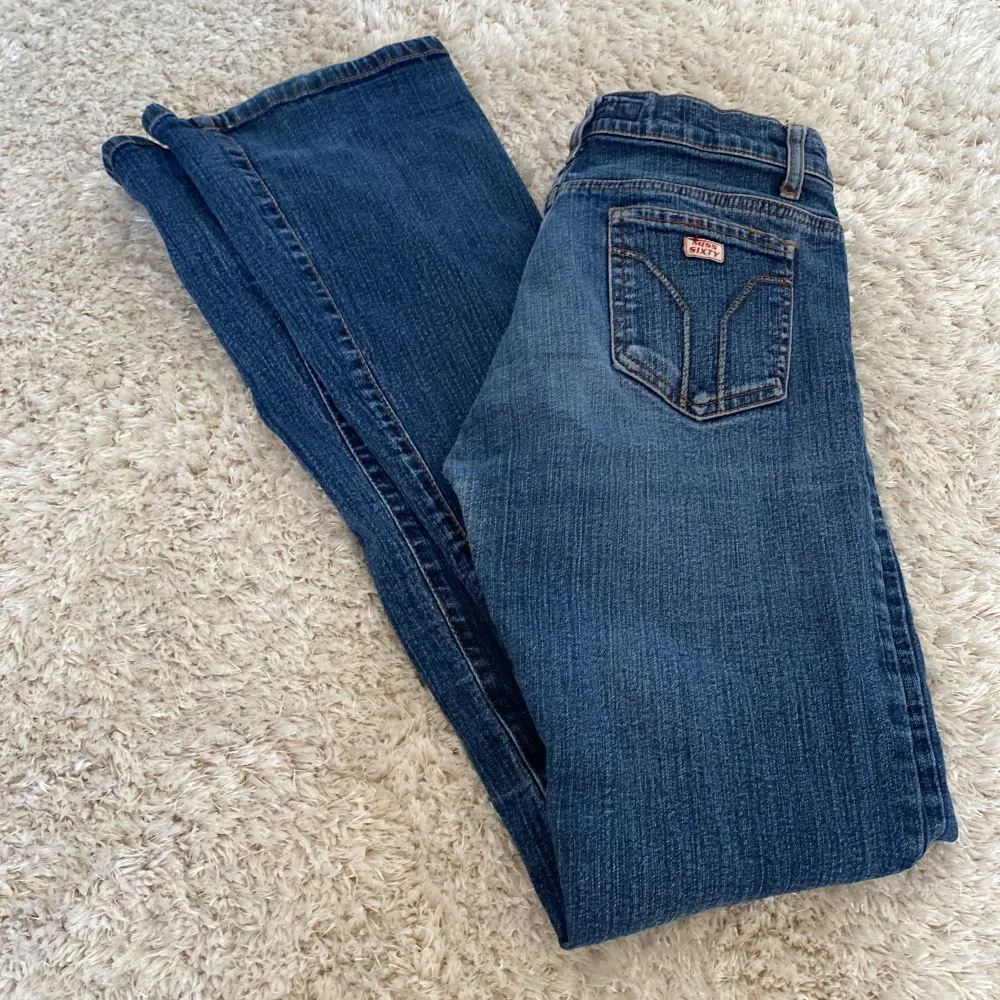 Jätte snygga jeans från miss sixty i jättebra skick. Storlek 25/xs. 💙💙. Jeans & Byxor.