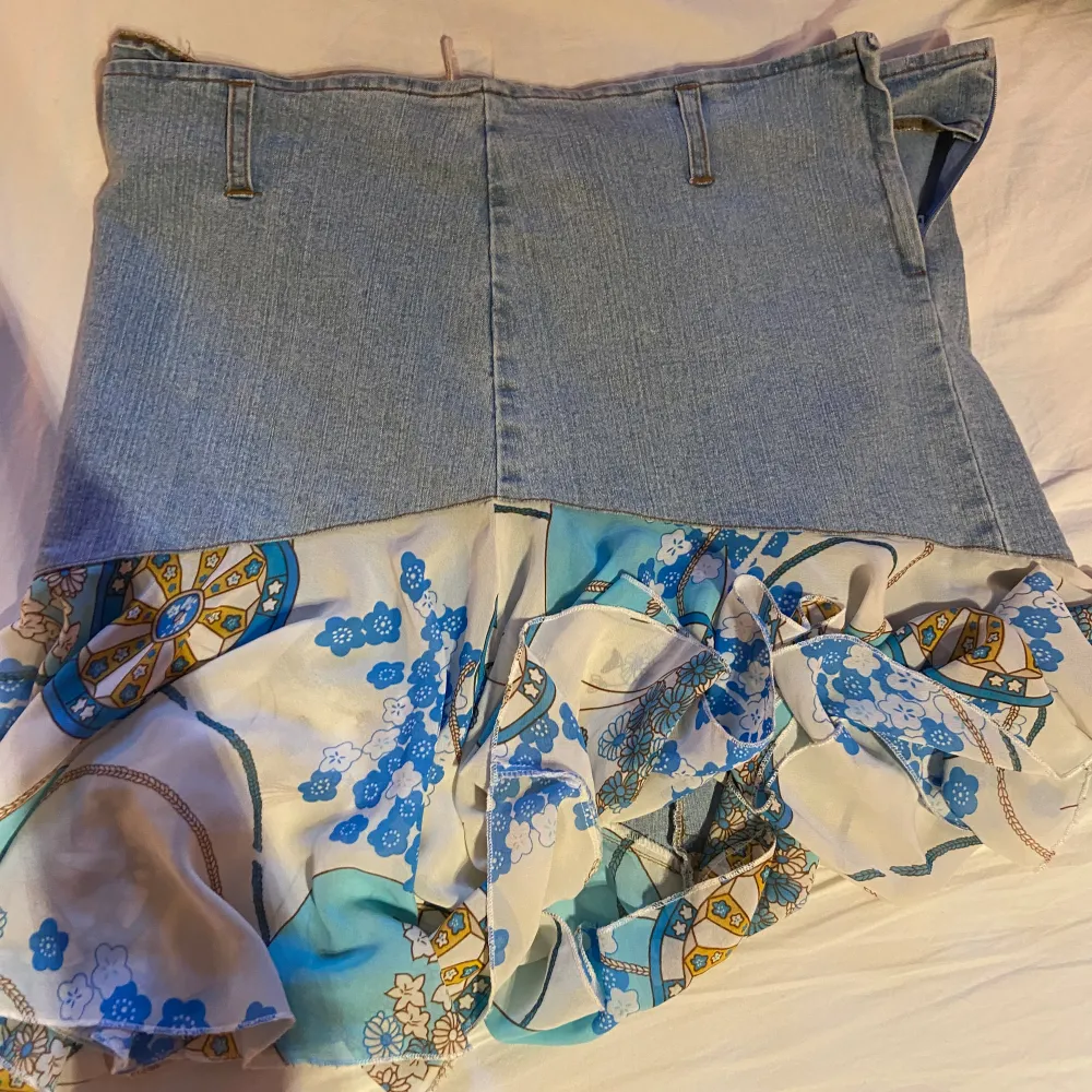 Jätte fet vintage jeans kjol, perfekt till sommarn. Kjolar.