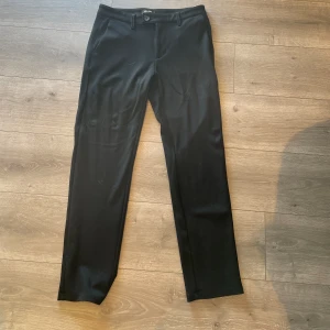 kostym byxor - säljer dessa kostym byxor från only & sons. Inte använda mycket alls.
