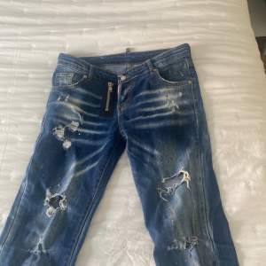 Dsquared jeans perfect skick som nya kom privat för mer information 10/10 använda några gånger