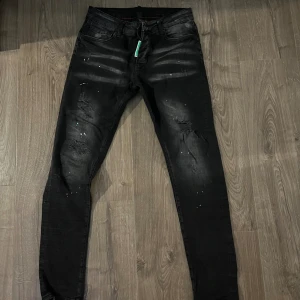 Dsquared2 jeans - helt oanvända, pris kan diskuteras