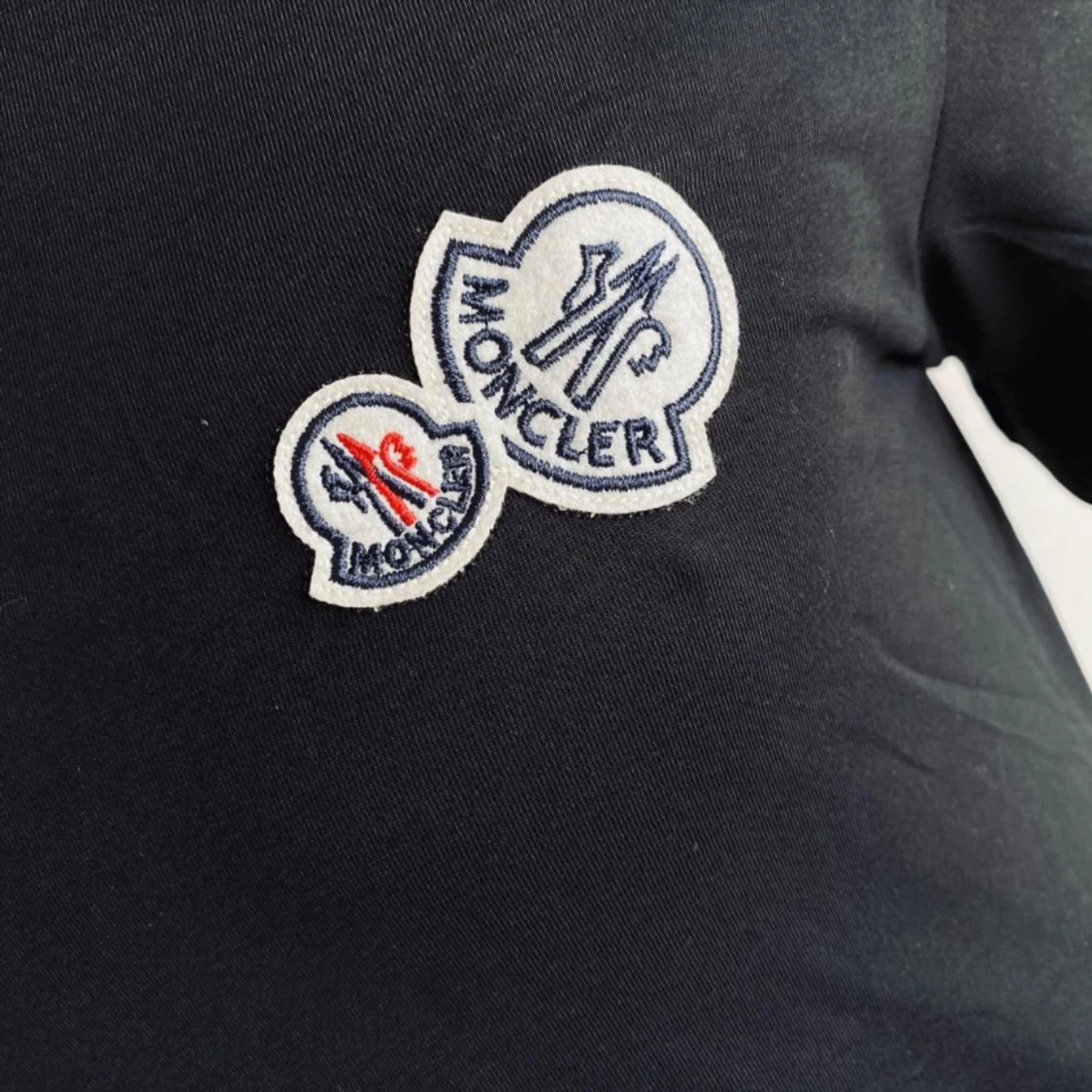 Moncler t-shirt  - 90
