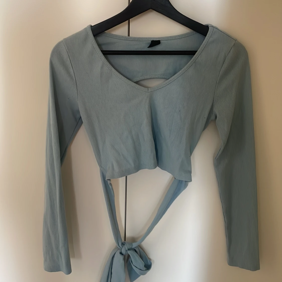 Ljusblå Tröja med öppen rygg