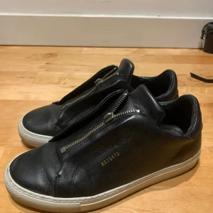 Axel arigato skor - Köpta ca 2020. Sparsamt använda! 