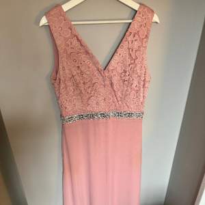 Fin rosa balklänning 🩷 Använd 1 gång 🌟 Storlek L  