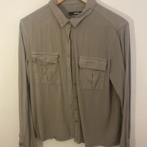 Skjorta  - Fin skjorta i bra skick 