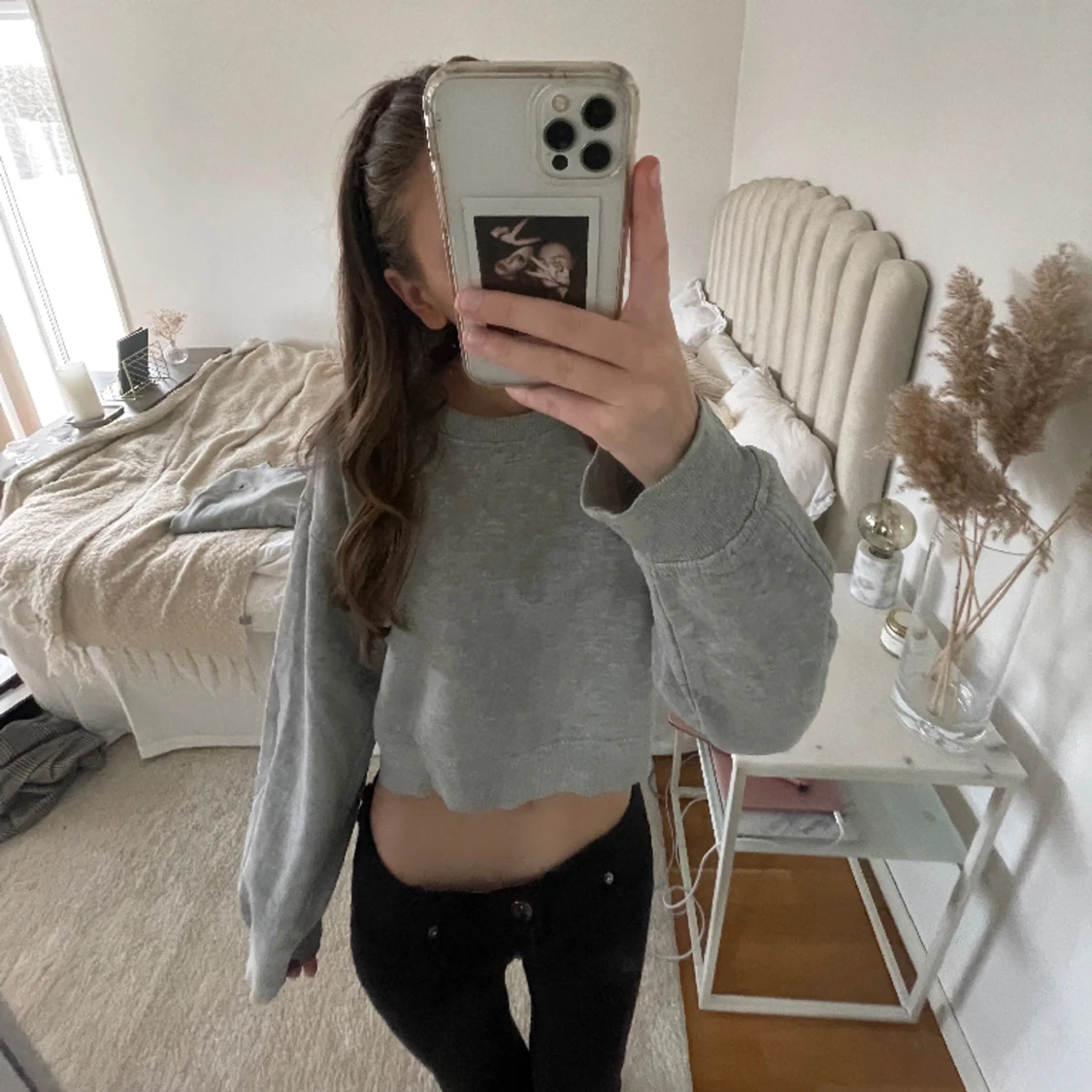 Grå croppad tröja
