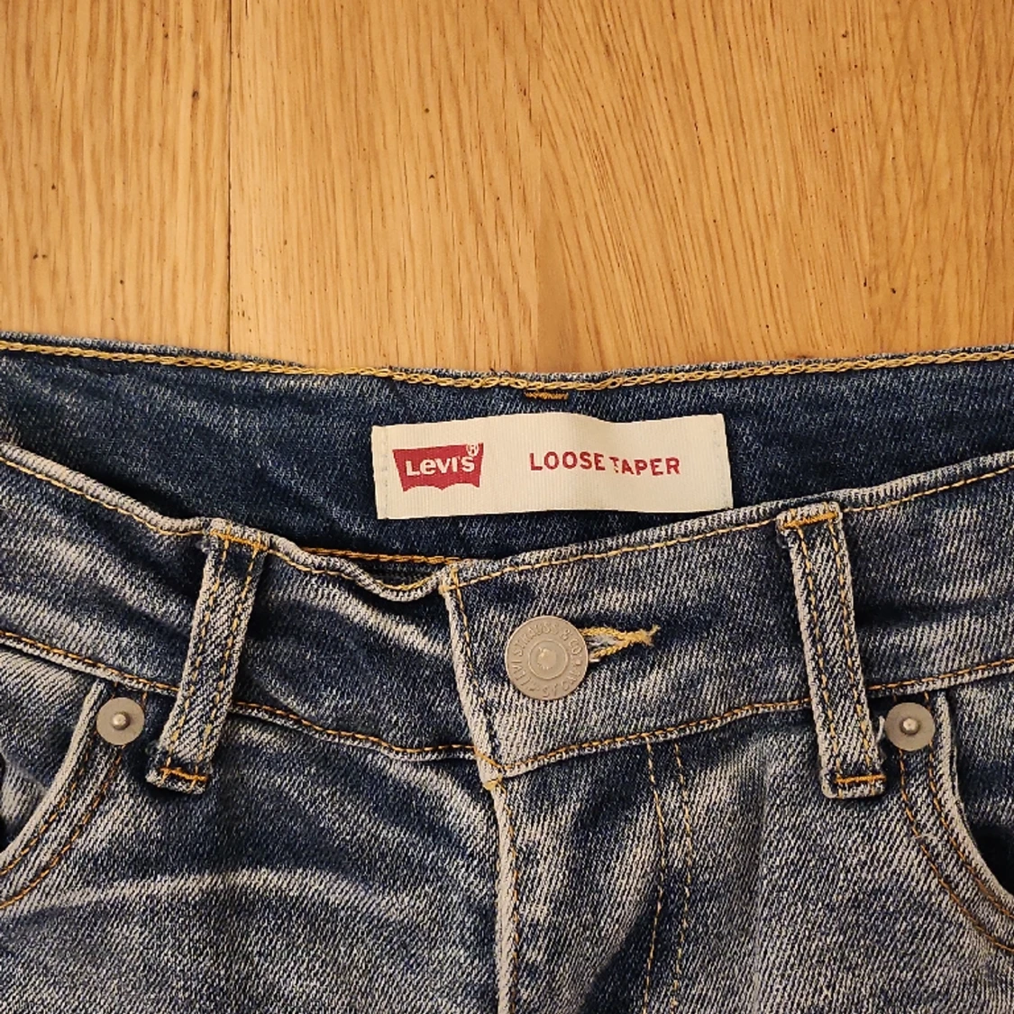 Levi's loose taper  - 90
