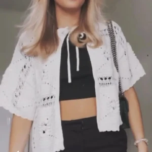 Kofta - Lånade bilder 💕kofta från zara, bra skick