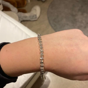 Silver set - Halsband, armband och örhängen i äkta silver. Köpt på guldfynd för flera år sedan och har blivit sparsamt använda. 