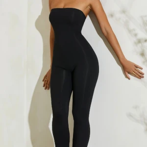 Jumpsuit - Säljer denna oh polly jumpsuit. Använd 2 gånger. 