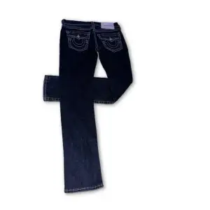 💛 True religion jeans 💛                                                  mått: midja 43 ben 108 öppning 18 Skriv om du undrar något💛