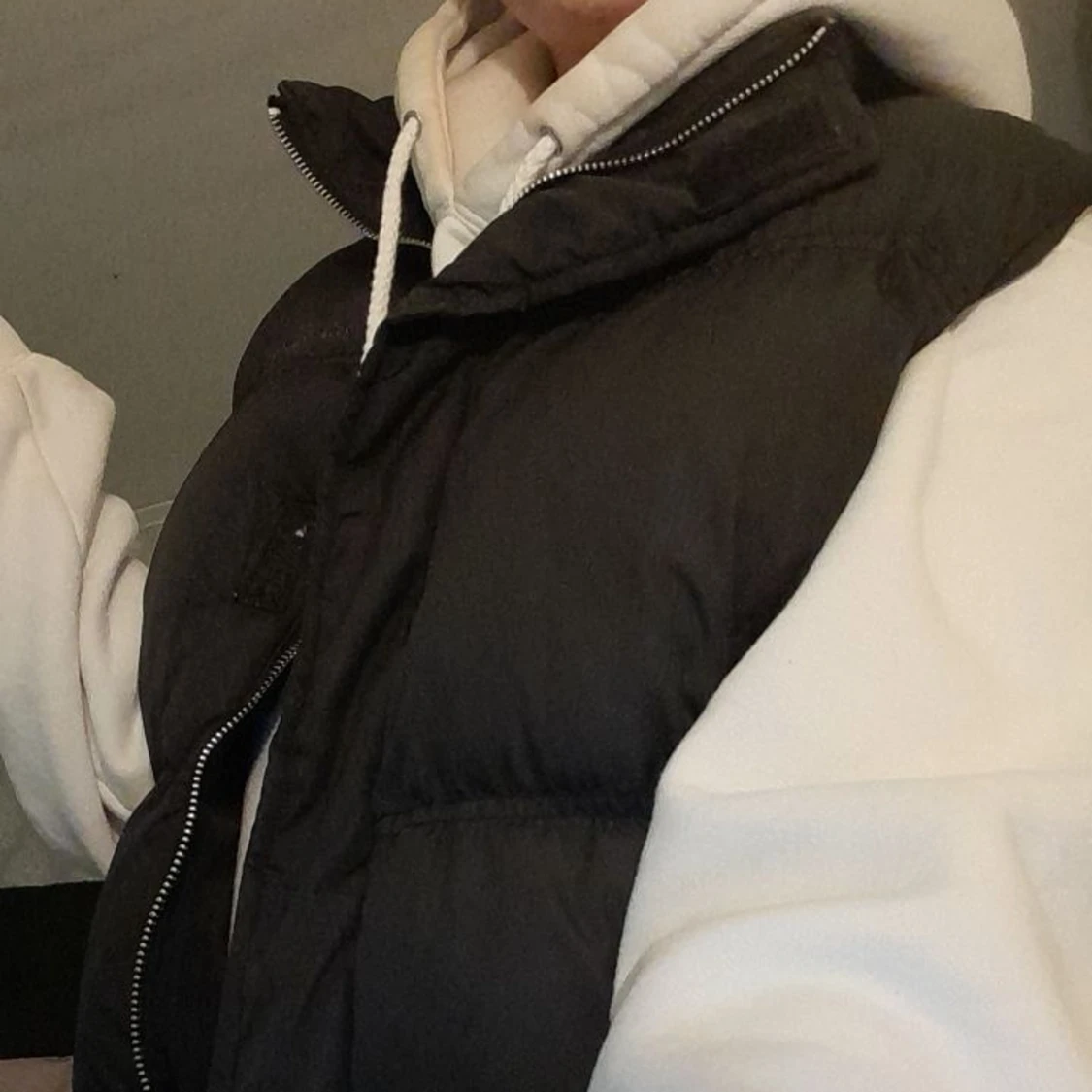 En svart croppad väst - 91