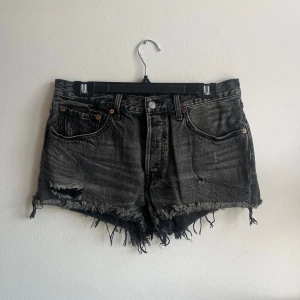 Levis jeansshorts  - Storlek W30 