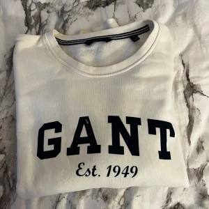 Gant - Använder inte längre, bara en liten fläk på tröjan