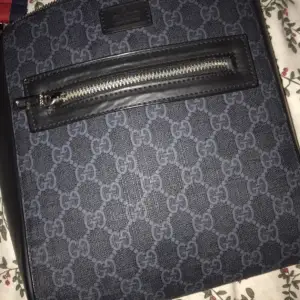 Gucci väska, har använt den 2-3 gånger säljs på grund av att jag har fått en annan väska