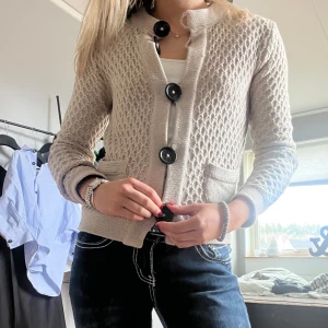 Dagmar kofta  - Kofta från Dagmar i storlek s 💛💛💛köpt från arkivet för 600kr 