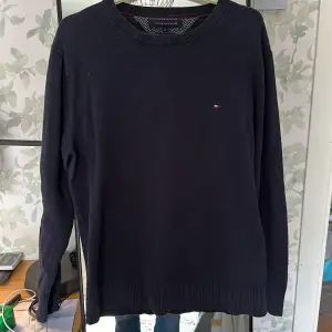 Prima cotton/kashmir tröja från tommy hilfiger  Storlek = M  Skick = 9/10