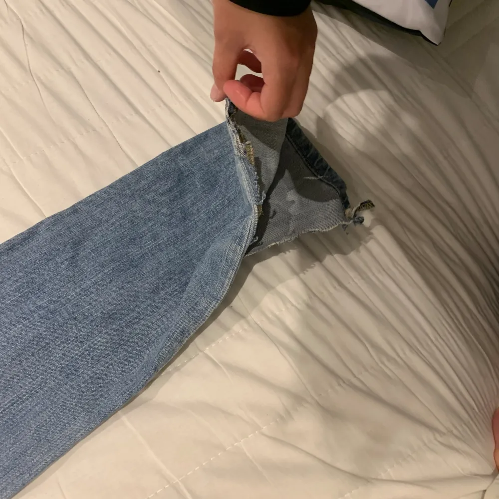 Lågmidjade Lee jeans me slits. Jeans & Byxor.