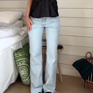 Jeans - Superfina jeans som är näst inttill aldrig använda och i superfint skick. Från H&M vet ej modell tyvärr 