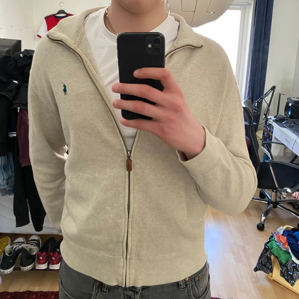 Ralph lauren fullzip i bra skick. Tröjor & Koftor.