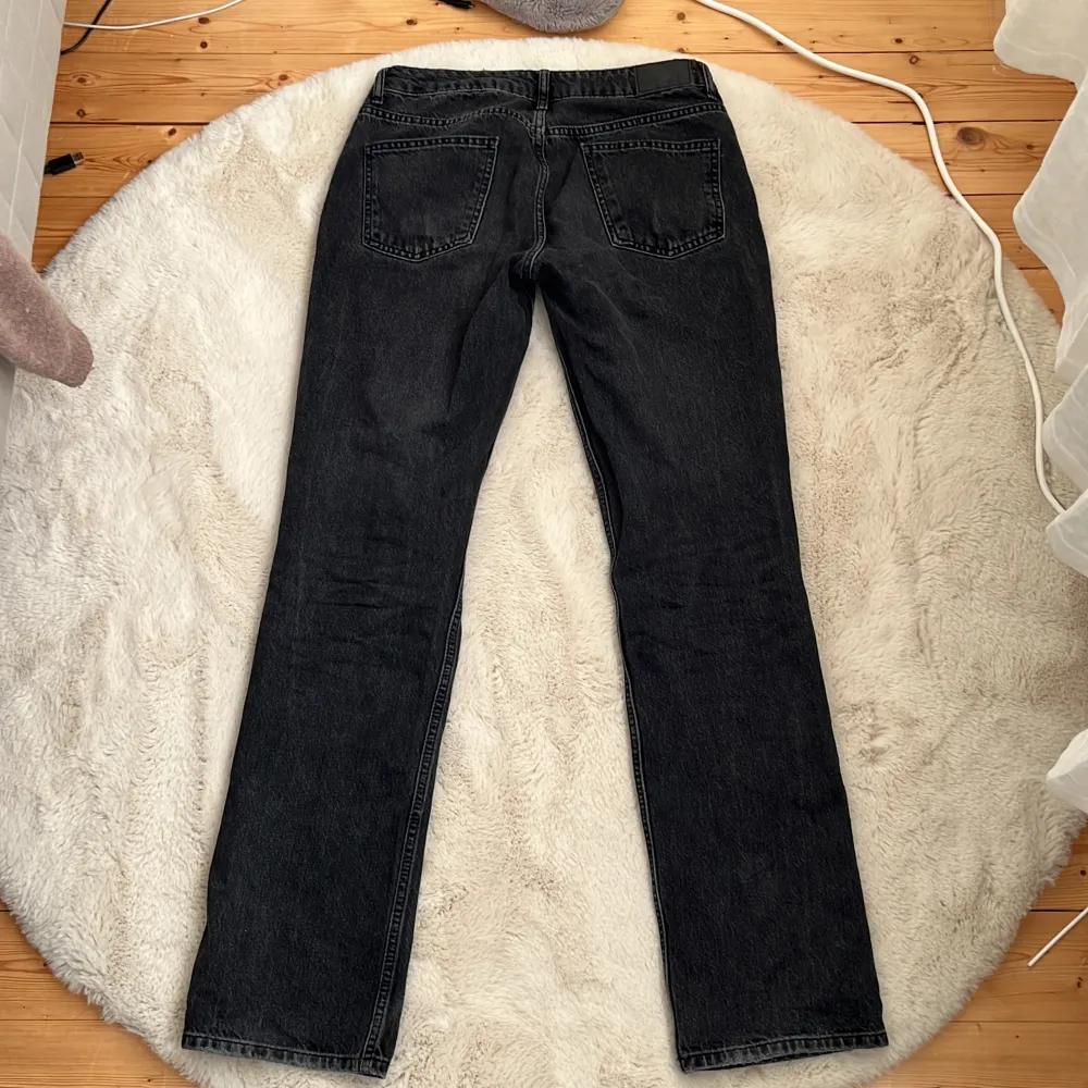 Säljer mina lågmidjade jeans. Passar mig perfekt som är 170-172💞💞💞. Jeans & Byxor.