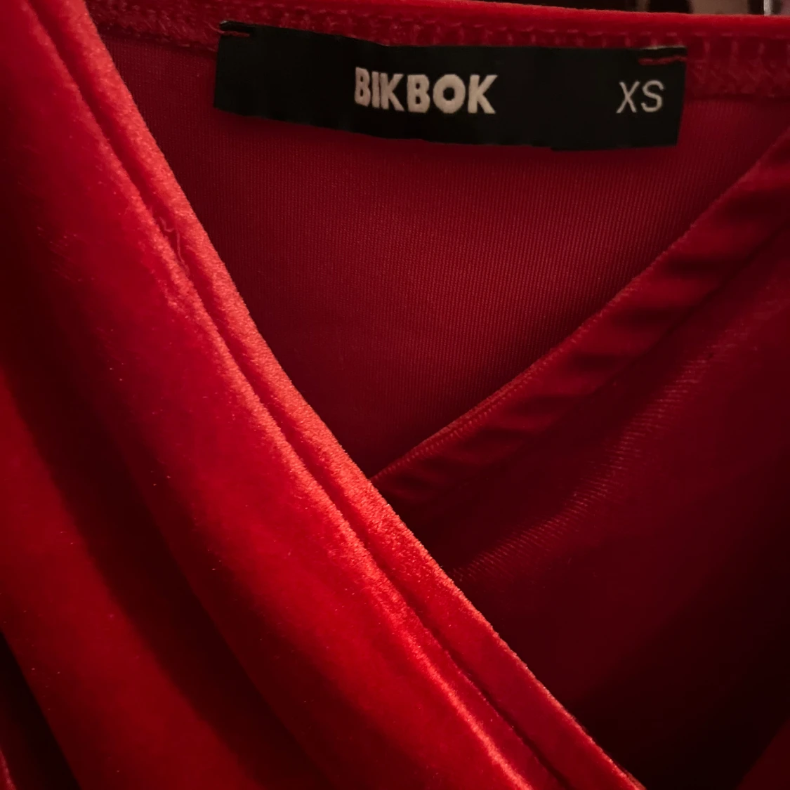 Röd velourklänning - 90